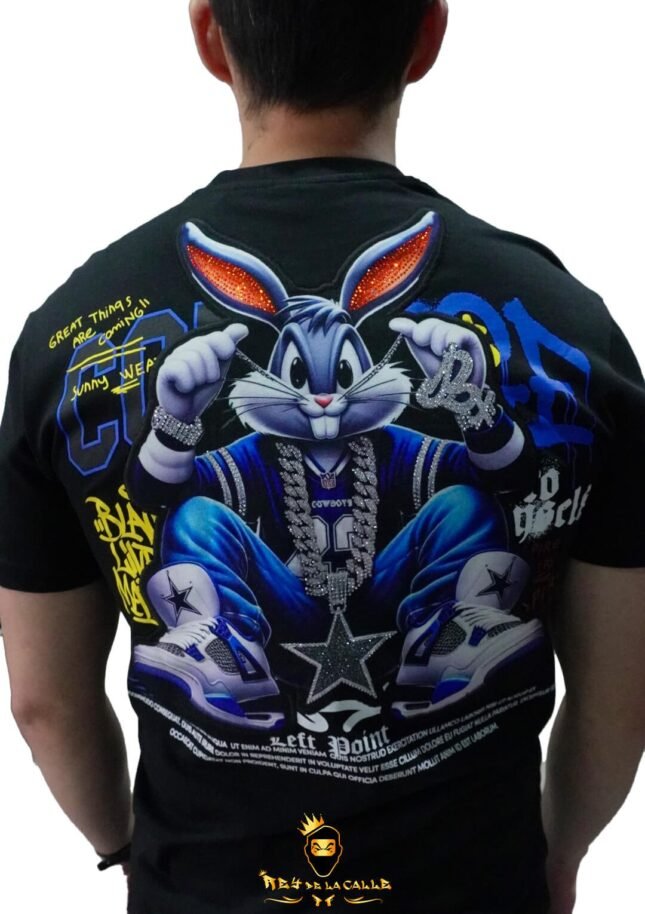 Camiseta Left Point Negra Pedrería Brillante Conejo Bugs